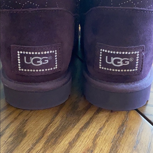 UGG Boots - Picture 4 of 6